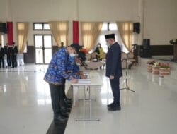 Bupati Pakpak Bharat Lantik 31 Pejabat Fungsional dan Angkat 167 CPNS Jadi PNS