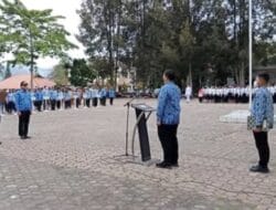 Bupati Samosir Serahkan SK PPPK Tenaga Keguruan Tahap I TA2021