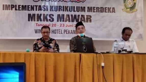 UPT SMPN 1 Siak Hulu Kampar Laksanakan Bimtek IKM Pemulihan Pembelajaran 2022-2024