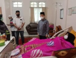 Usai Isi Pengajian, Rajudin Sagala Jenguk Nadia Kusmara di RS Sufina Aziz