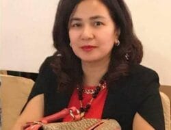 Duma Serahkan Bantuan 6 Unit Steling Jualan Bagi Warga Pelaku UMKM