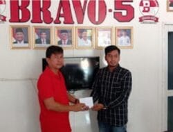 Ketua DPC Pejuang Bravo 5 Batu Bara Beri Bantuan Partisipasi Pada Klub PS Surya