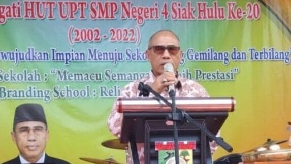 Kadisdikpora Kampar Hadiri Peringati HUT Ke-20 UPT SMPN 4 Siak Hulu Kabupaten Kampar