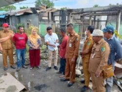 Tim Kadin Batu Bara Beri Bantuan Pada Korban Kebakaran