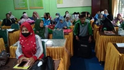UPT SDN 018 Kubang Jaya Siak Hulu Kampar Lakukan KKG “Workshop” IKM Mandiri Belajar