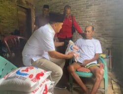 Bupati Zahir Turunkan Ambulans Boyong Pasien ke Rumah Sakit