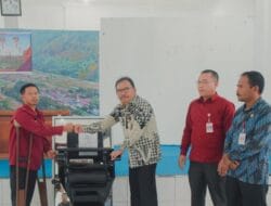 Bupati Humbahas Serahkan Bansos Guna Mensejahterakan Masyarakat