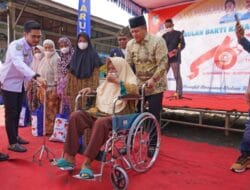HUT Karang Taruna, Bupati Zahir Berikan Bansos
