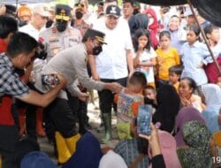 Cek Korban Banjir di Batubara, Kapolda Sumut Pastikan Kebutuhan Warga Tersedia