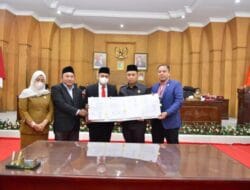 Bupati Batu Bara Hadiri Rapat Paripurna Pengambilan Keputusan Ranperda APBD TA 2023