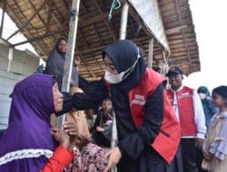 Belasan Rumah Rusak Diterjang Ombak, BK3S Batu Bara Berikan Bantuan