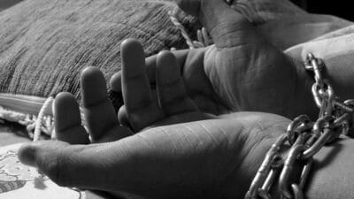 Miris, ART Dirantai dan Ditelanjangi di Kandang Anjing