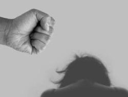 Tuduh Selingkuh dengan Pria Lain, Suami Aniaya Istri