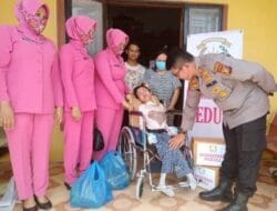 Kapolsek Siak Hulu Bersama Bhayangkari Berikan Sembako Kepada Penyandang Disabilitas