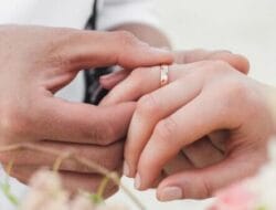 Demi Kekasih Transgender, Pria Ini Nekat Kawin Lari