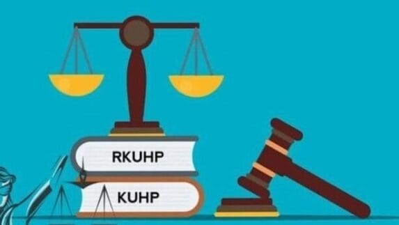 KUHP Larangan Seks Diluar Nikah Disahkan, Media Asing Sebut Kemunduran Kebebasan Sipil