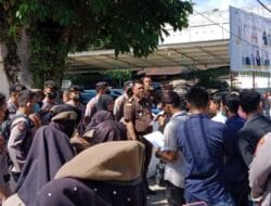 Kejari Palas Didesak Tangkap Eks Kades Tobing