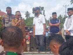 Protes Pembangunan “Ngadat”, Warga Blokir Jalan Provinsi Sibuhuan-Sosopan