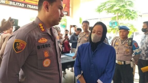 Tak Takut Dosa Tipu Jamaah Umroh Hingga Rp1,8 Miliar, Wanita Ini Masuk Penjara