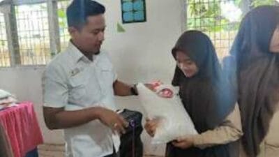 Peduli Pendidikan, Kadin Batu Bara Bantu Guru Honor dan Siswa Yatim