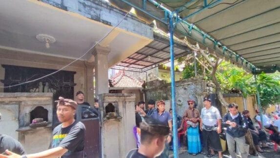 Sadis, Suami Ditikam Didepan Mata Istri dan Anaknya