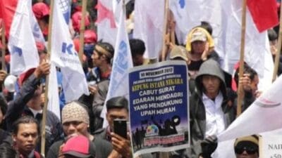 May Day, 1 Mei 2023 Potret Buruh Negeri Berjuang Sendiri Untuk Nasib Yang Tak Pasti