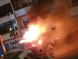 Rumah Dinas Kapolda Diserang, Mobil Dinas Dibakar