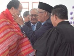 Bupati Humbahas Kebaktian di HKBP Parsingguran