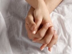 Modus Olahraga, Istri Malah Asyik “Bobok” Bareng Pria Saat Suami Sibuk Kerja