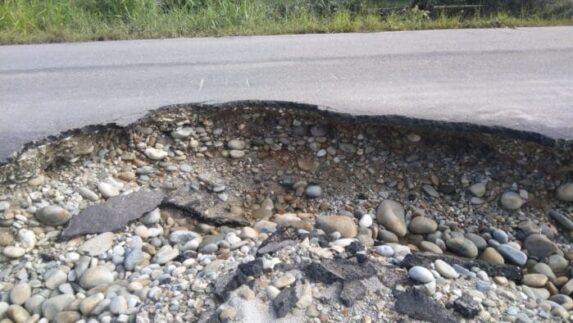 Jalan Lintas Penghubung Rimo Singkil Terancam Putus