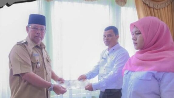 130 Guru Kota Padang Sidimpuan Terima SK PPPK