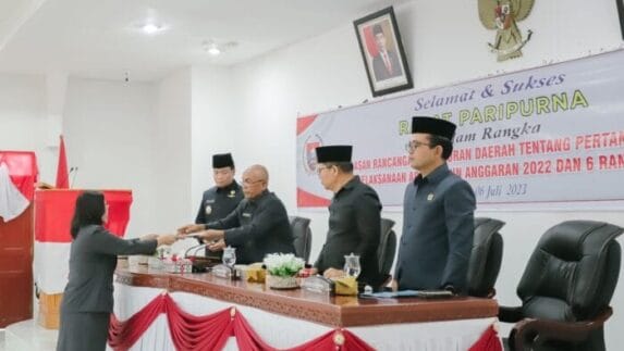 Lima Fraksi DPRD Humbahas Sampaikan Pandangan Umum