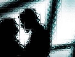 Wanita Bersuami Digerebek Selingkuh dengan Oknum Anggota Polisi