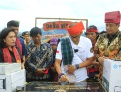 Bupati Samosir Dampingi Menparekraf Kunker ke Desa Wisata Hariara Pohan