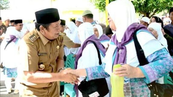 Walikota Padangsidimpuan Sambut Jamaah Haji Kloter 19