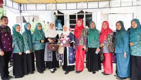 TP PKK Sumut Apresiasi Desa Percontohan PAAR di Batu Bara