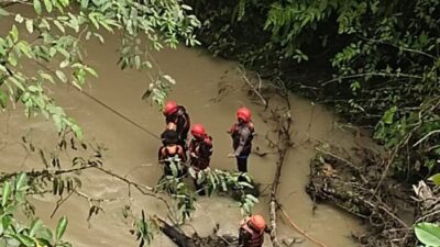 Hendak Berangkat Sekolah, Siswi SMAN 1 Ronggurnihuta Jatuh ke Sungai