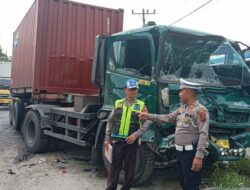 Lakalantas Dump Truk Kontra Tronton di Sergai, 1 Orang Luka