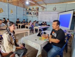Ketua PKBM ZIONA Terima Modul Matematika Hasil Karya Mahasiswa UNIAS