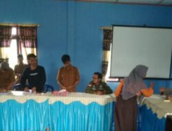 Bhabinkamtibmas Kawal Pembagian BLT di Desa Ramba Sihasur