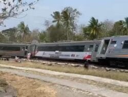 KA Semeru dan Argo Wilis Anjlok di Sentolo Wates