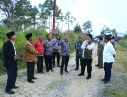 Bupati Samosir “Ngantor” di Desa Salaon Dolok