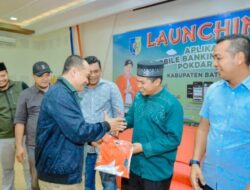 Bupati Zahir Launcing Aplikasi Mobile Bank Sampah, Solusi Ubah Sampah Jadi Rupiah