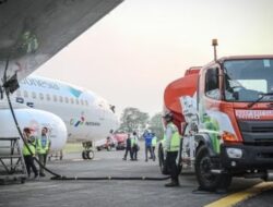 Pertamina Resmikan Bahan Bakar Pesawat Campur Sawit