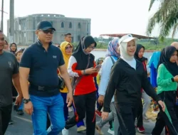Pj Bupati Batu Bara Jalan Santai Bareng Masyarakat