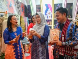 Pj Gubsu Kunjungi Stand Dekranasda Humbahas di JCC Jakarta