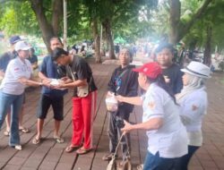 Peduli Pemulung dan Anak Jalanan, PJSI Bagikan Takjil untuk Buka Puasa