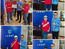 Sekdakab Lahat Terima Golden Award IWO Indonesia