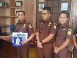 Kajari Pringsewu Mendapat Anugerah Golden Award 2024 IWO Indonesia