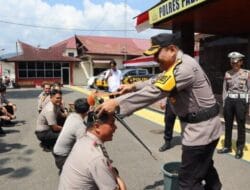 Naik Pangkat, 10 Personel Polres Padangsidimpuan Mandi Kembang